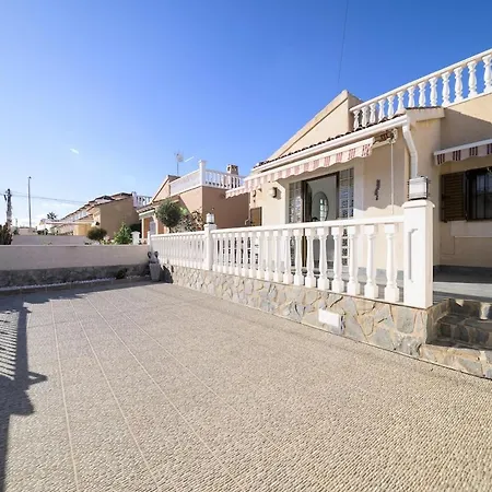 Lovely With Private Pool Villa Dehesa de Campoamor (Orihuela Costa)